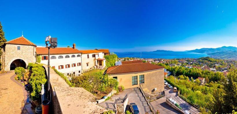 Seaview Apartment „Megan“ With Sunny Terrace Кастав Экстерьер фото